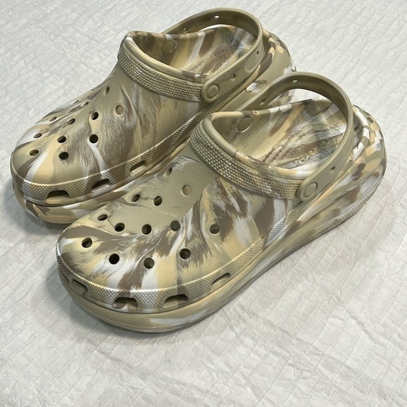 CROCS Other - CROCS CLASSIC‎  CRUSH MARBLED Platform CLOG NWT brand new men’s 13